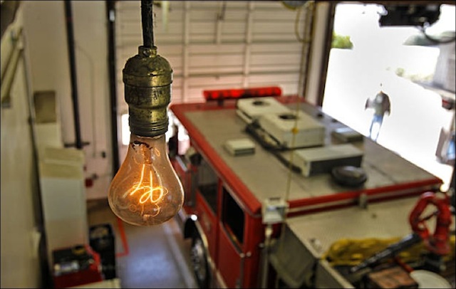 Livermore_s_Mysterious_Lightbulb_Burns_110_Years_1-58c77